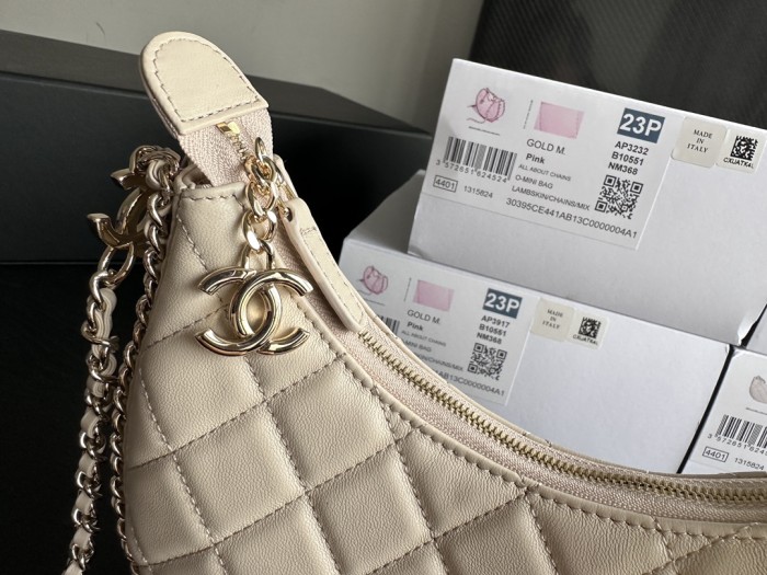  Handbag  Chanel  AS3917  size  15cmx20cmx6 cm