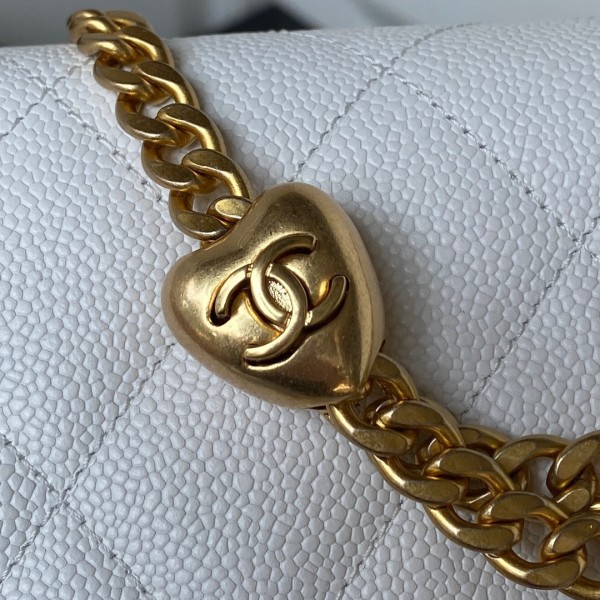  Handbag  Chanel AS3828  size  12X19x8 cm