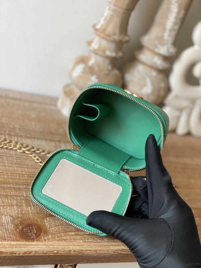  Handbag  Chanel  81246  size  10.5   8.5  7 cm