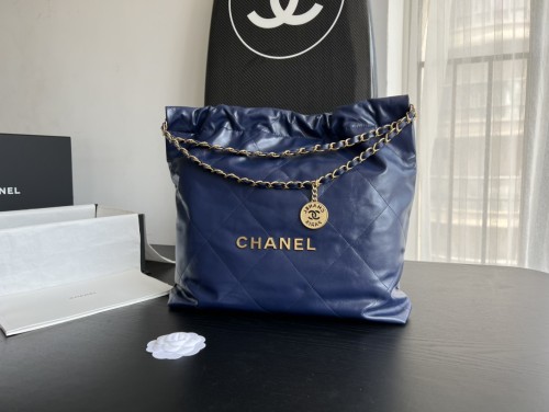  Handbag   Chanel  size 39cmx42cmx8 cm