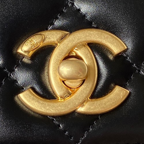Handbag   Chanel AS3886  size  20X14X7.5 cm
