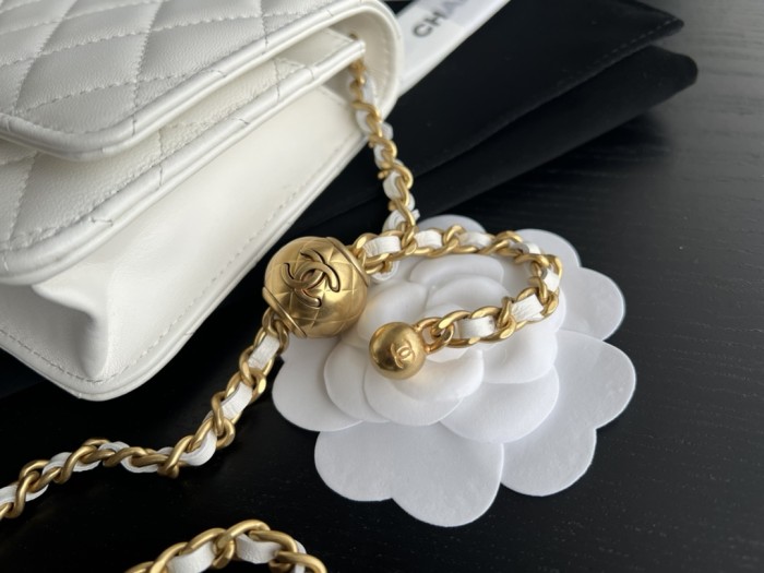 CHANEL WOC Smooth Lambskin With Gold Metal Shoulder Bag, Crossbody Bag Mini Women's White AP1450-B02916-10601 size 19*4*12cm