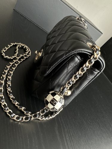  Handbag   Chanel AP1786  size  18  cm