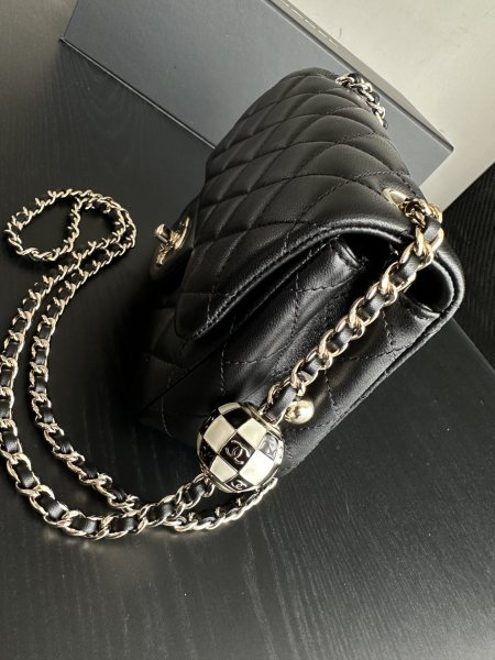  Handbag   Chanel AP1786  size  18  cm