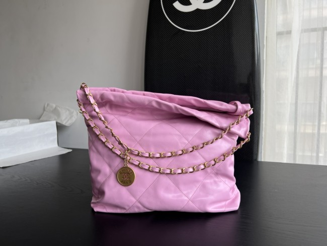  Handbag  Chanel  size  39cmx42cmx8 cm