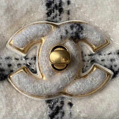  Handbag   Chanel  AS3615  size  21*24*10 cm 