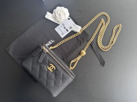  Handbag   Chanel  3204  size  16cmx8cmx10 cm
