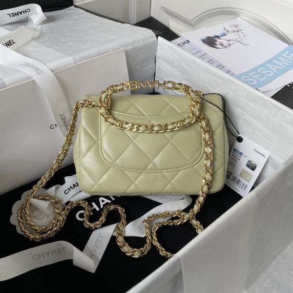  Handbag   Chanel   AS3749  size 20 cm