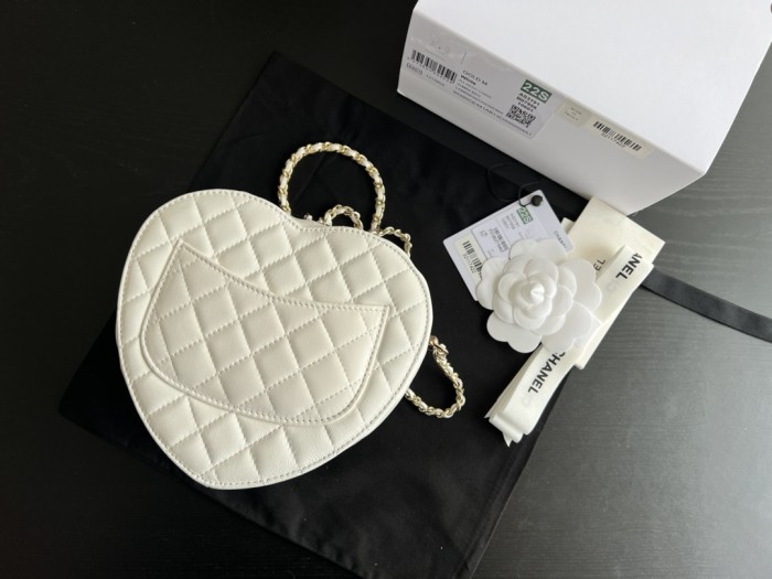 Handbag  Chanel  size  18cmx17cmx5 cm