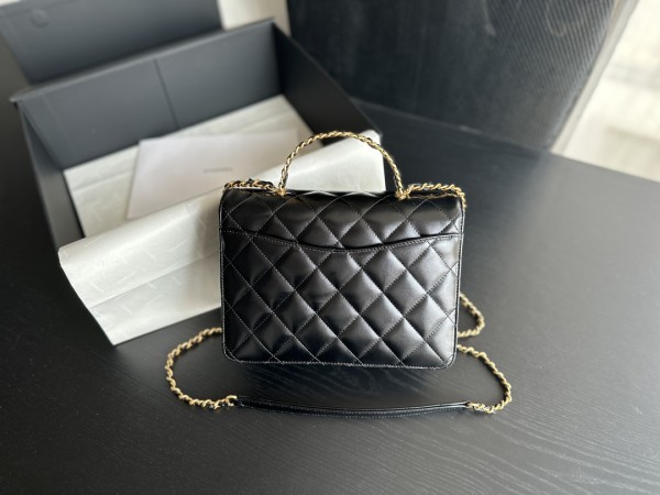  Handbag  Chanel AS3908  size  22cmx16cmx7 cm 