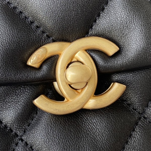 Handbag  Chanel  AS3206  size  16-22-7 cm