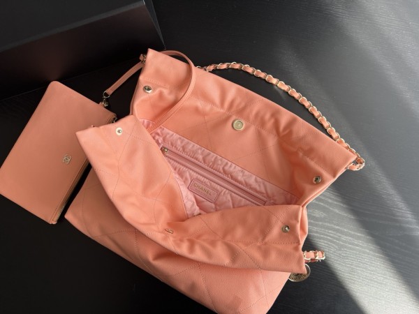  Handbag  Chanel   size  35cmx37cmx7 cm