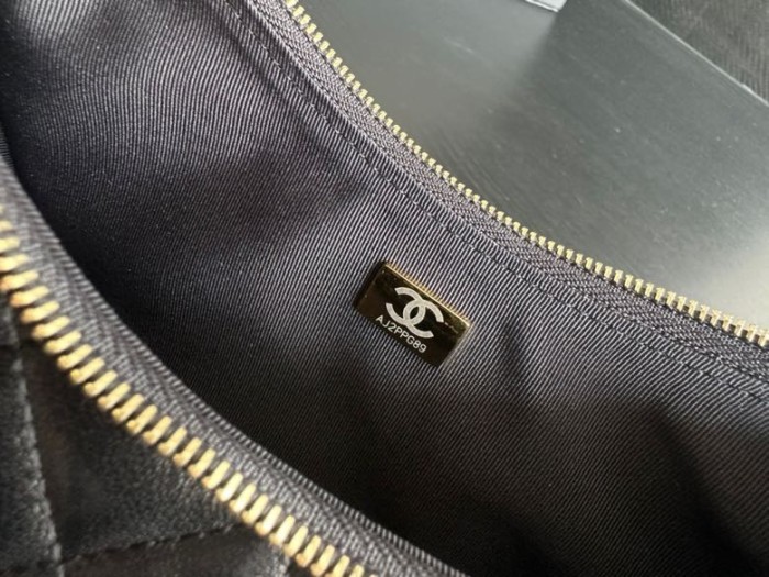 Handbag  Chanel AP3232  size   14cmx10cmx6 cm