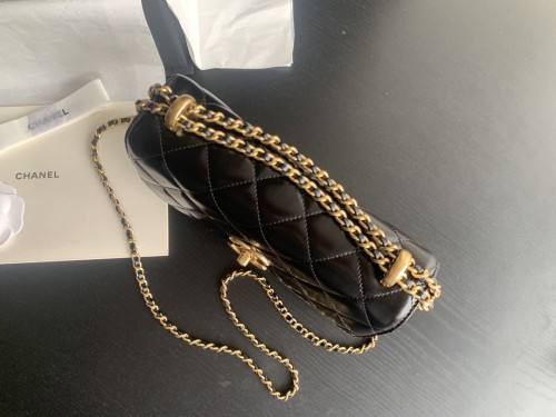  Handbag   Chanel  size  22 cm