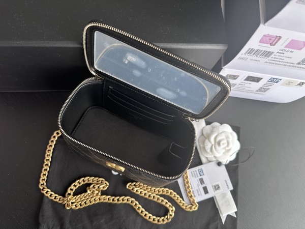  Handbag   Chanel  3204  size  16cmx8cmx10 cm