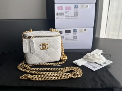  Handbag   Chanel   3203  size  11cmx8.5cmx7 cm