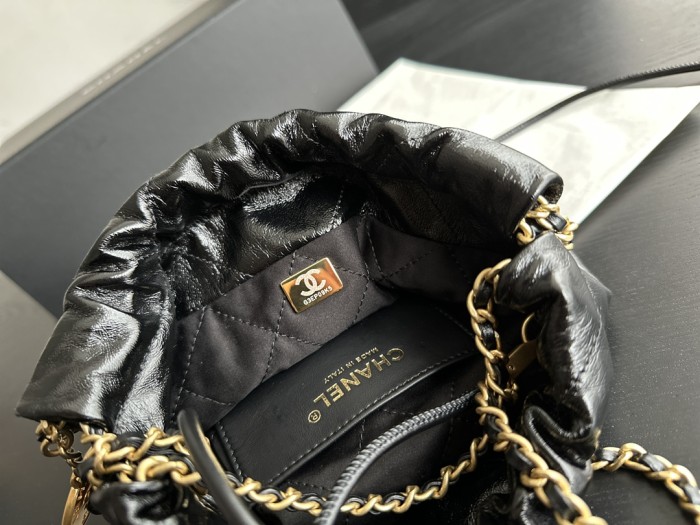  Handbag  Chanel  AS3980  size  20cmx19cmx6 cm