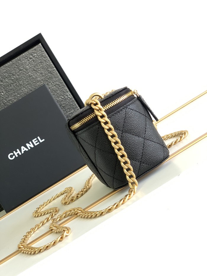  Handbag  Chanel  size  10.5   8.5  7 cm