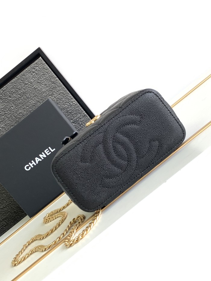  Handbag  Chanel  size  16 9.5 8 cm