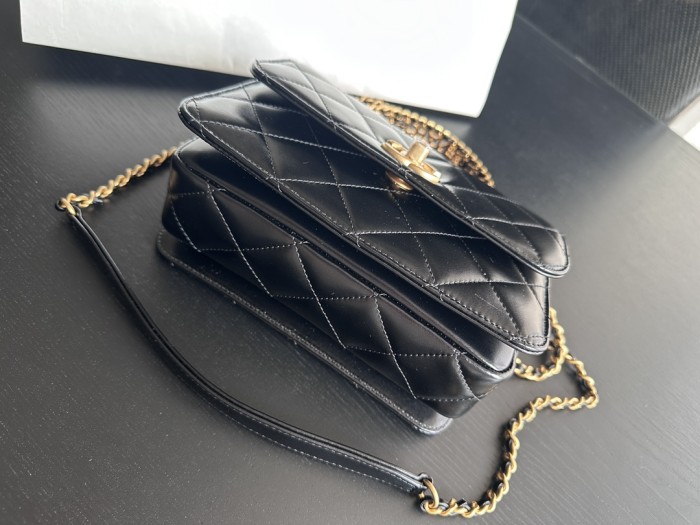  Handbag  Chanel  AS3886  size  22cmx16cmx7 cm