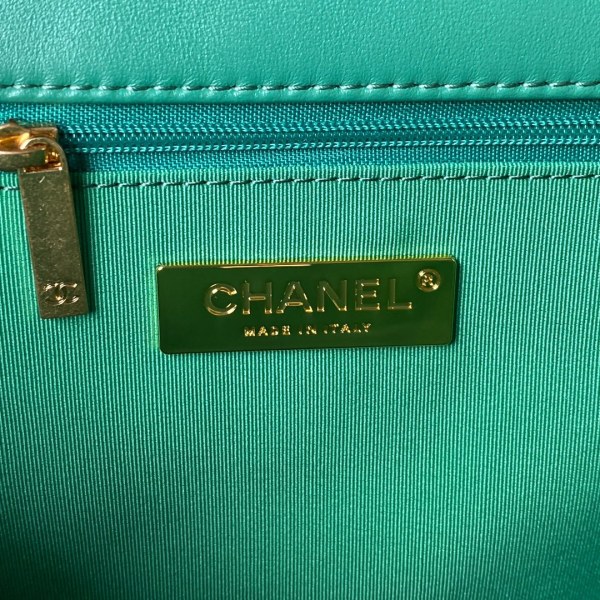 Handbag   Chanel  size  30 cm