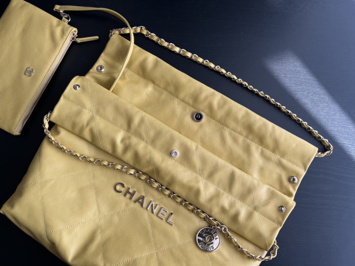  Handbag  Chanel  size  39cmx42cmx8 cm