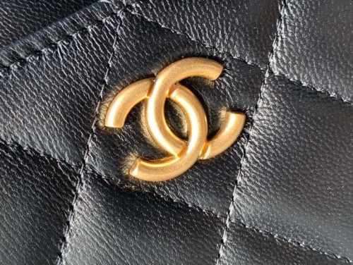Handbag  Chanel  AP2548  size  19 cm