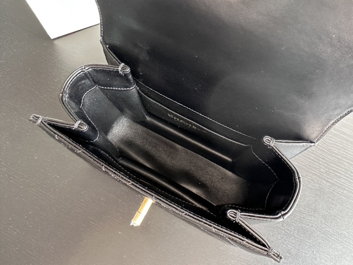  Handbag  Chanel  AS3886  size  22cmx16cmx7 cm