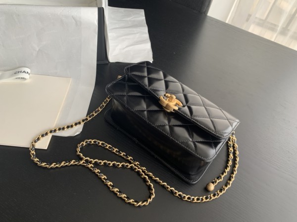  Handbag   Chanel  size  22 cm