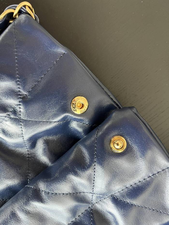  Handbag   Chanel   size   39cmx42cmx8 cm