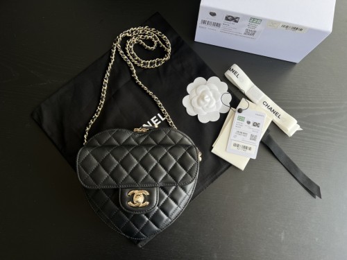  Handbag  Chanel  size  18cmx17cmx5 cm