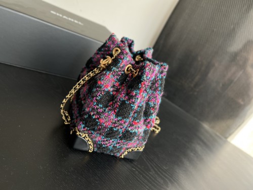  Handbag   Chanel  AS3639  size  18cmx19.5cmx14 cm