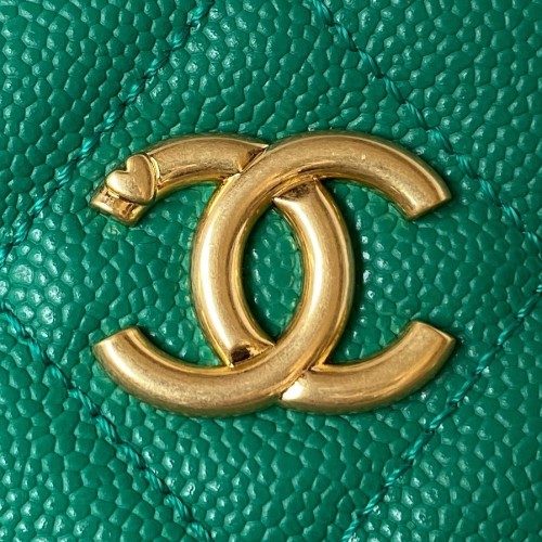  Handbag   Chanel  AS3830  size  16*20*8 cm