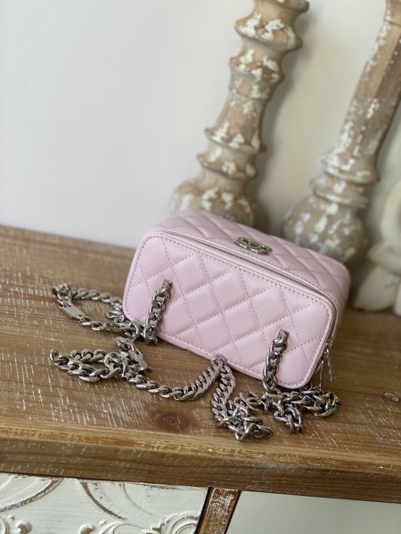 Handbag   Chanel  81194  size  17 cm