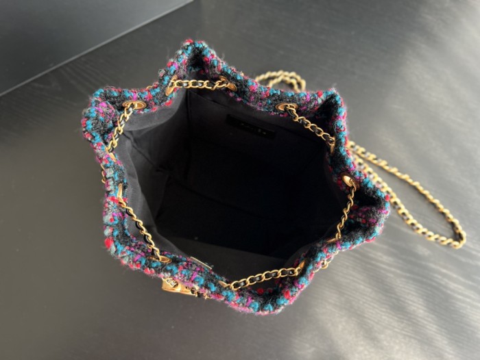  Handbag   Chanel  AS3639  size  18cmx19.5cmx14 cm