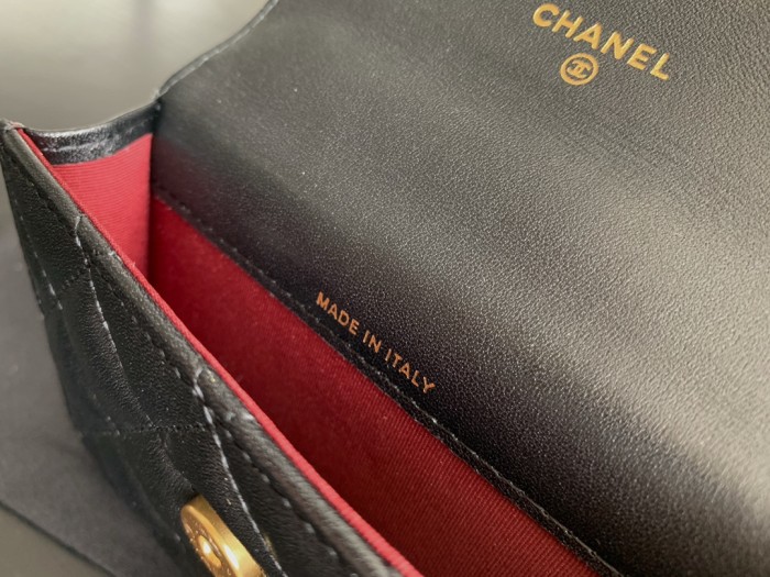 Handbag   Chanel  2290  size 12cmx9 cm 