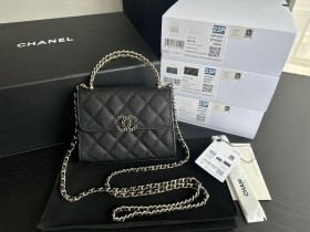  Handbag   Chanel  3237  size 15.5cmx12cmx6 cm 