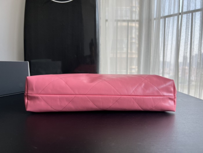  Handbag   Chanel  size  39cmx42cmx8 cm