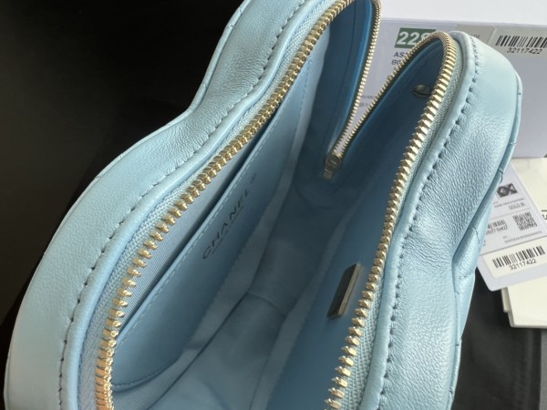  Handbag  Chanel  size  18cmx17cmx5 cm