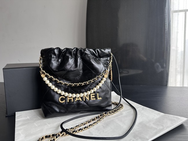  Handbag  Chanel  AS3980  size  20cmx19cmx6 cm