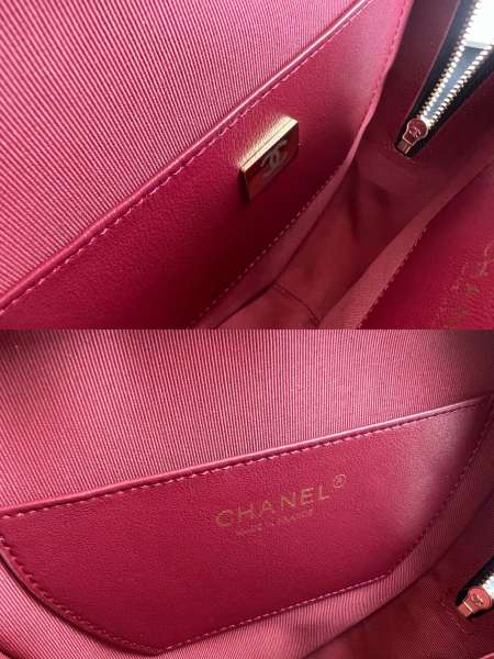  Handbag  Chanel  size  18cmx17cmx5 cm