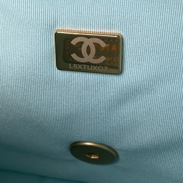 Handbag  Chanel AS3206  size  16-22-7 cm