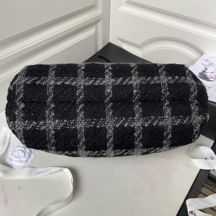 Handbag   Chanel  AS3632  size  45X27X16 cm