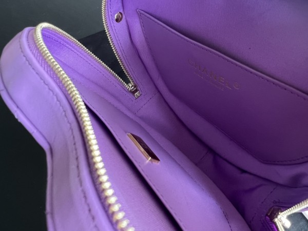 Handbag  Chanel   size  18cmx17cmx5 cm