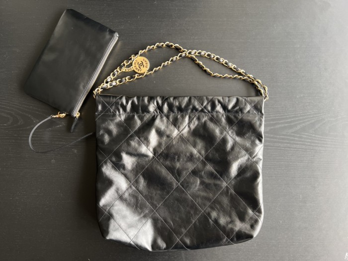  Handbag   Chanel   size  35cmx37cmx7 cm