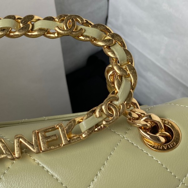  Handbag   Chanel   AS3749  size 20 cm