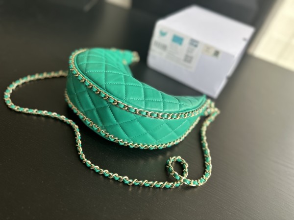  Handbag   Chanel  AS3917  size   14cmx10cmx6 cm