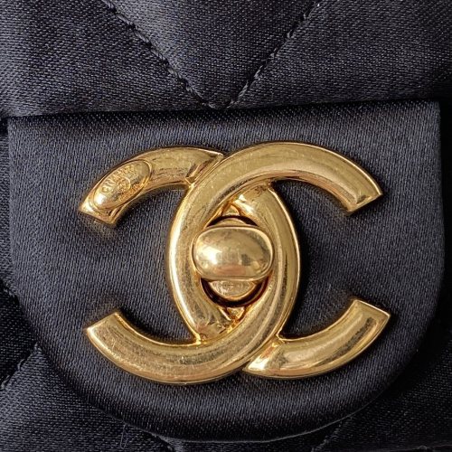  Handbag   Chanel  AS3749  size  20 cm