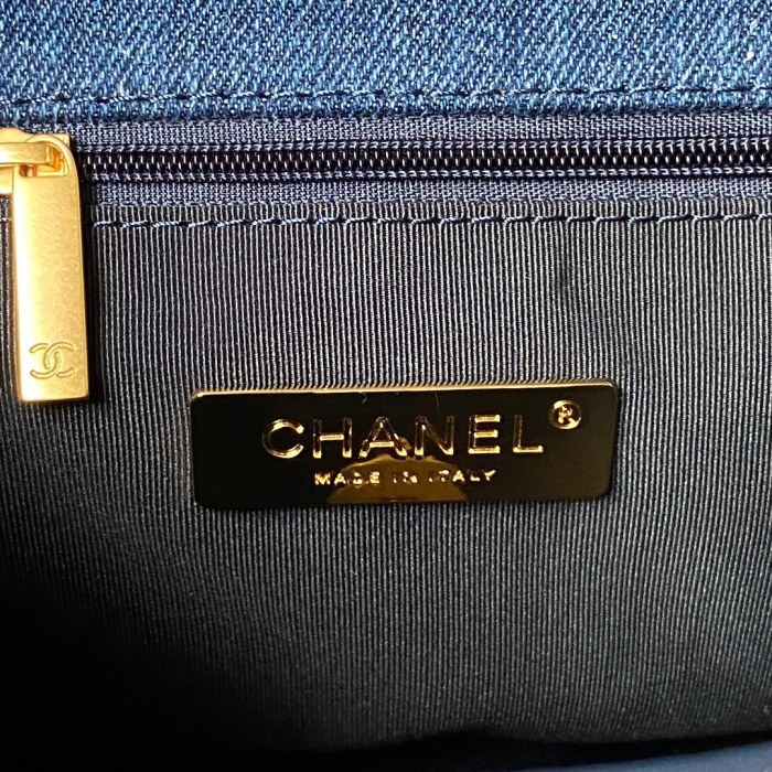 Handbag   Chanel  size  26 cm