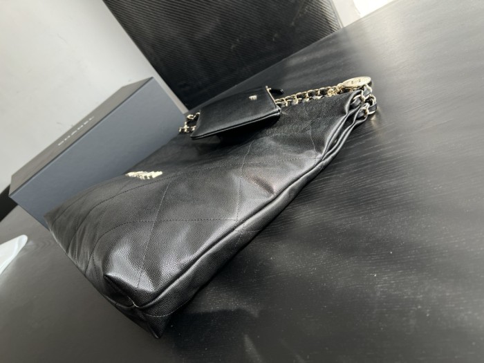  Handbag   Chanel  size  39cmx42cmx8 cm